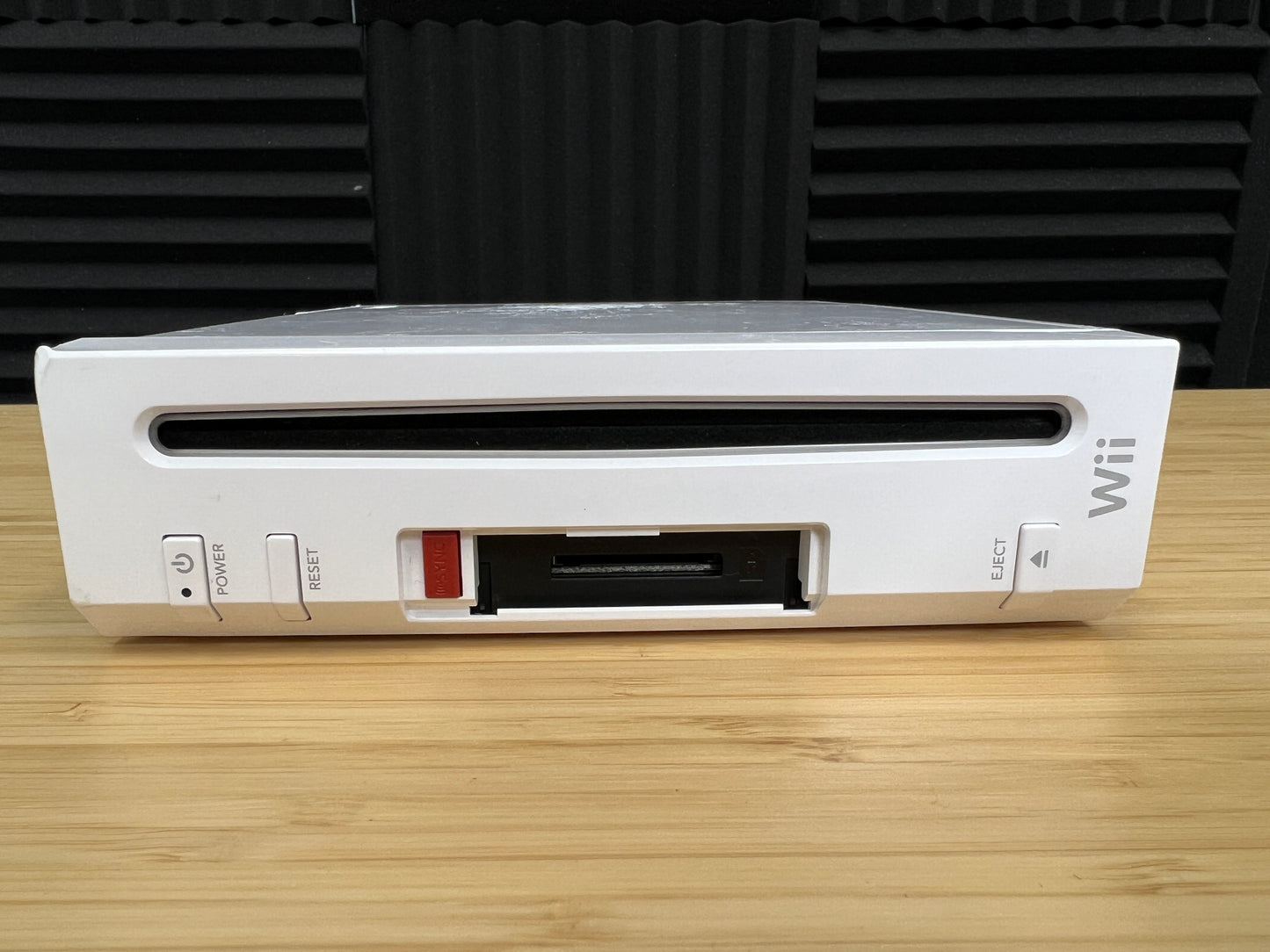 Nintendo Wii White Console - GameCube Compatible - w/ Controller & Cords