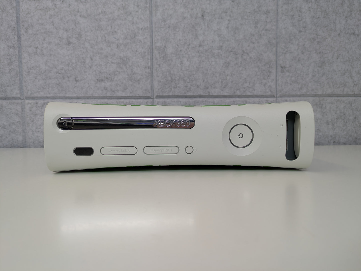 Microsoft Xbox 360 XENON on NXE Dashboard - 20GB - Console ONLY - DOES NOT READ DISCS - AS-IS