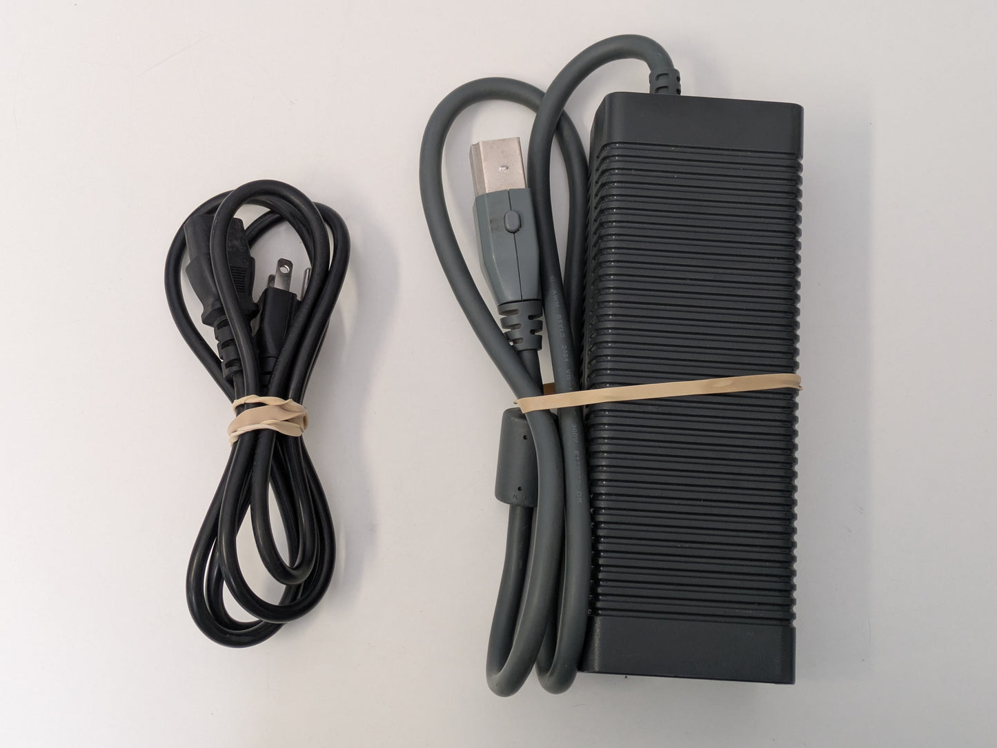 Microsoft Xbox 360 (Xenon) - 120GB - w/ accessories - AS-IS