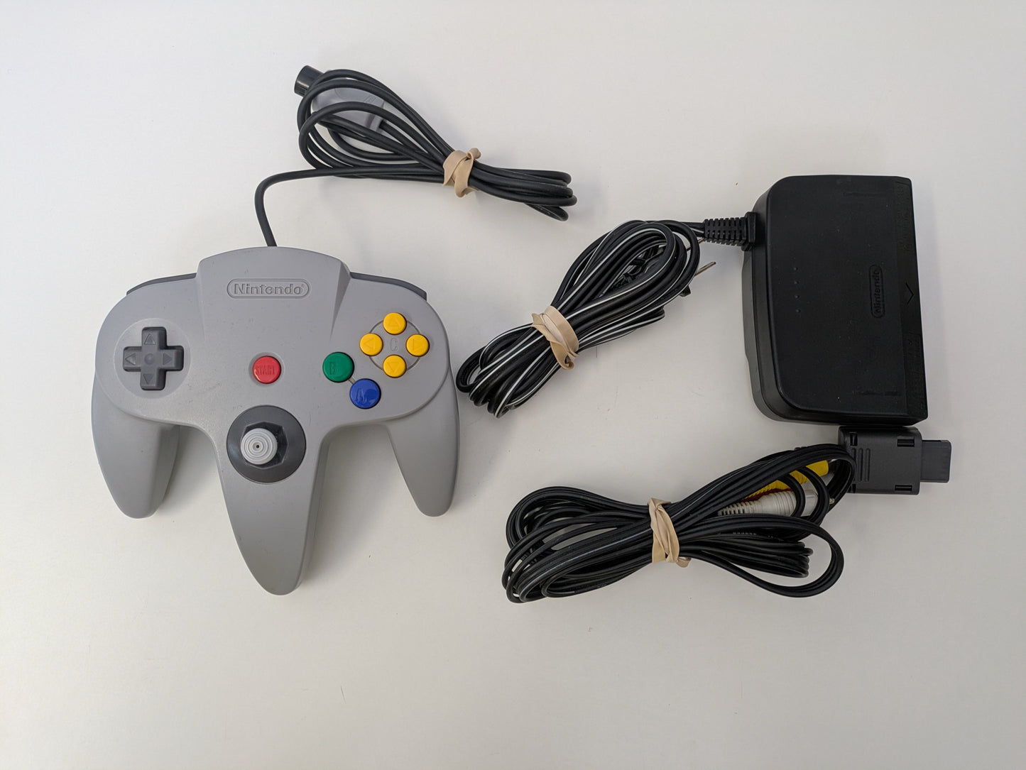 Nintendo 64 N64 w/ accessories - Used