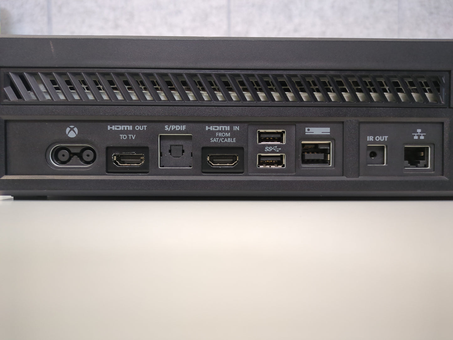 Microsoft Xbox One 500GB w/ power brick - Used