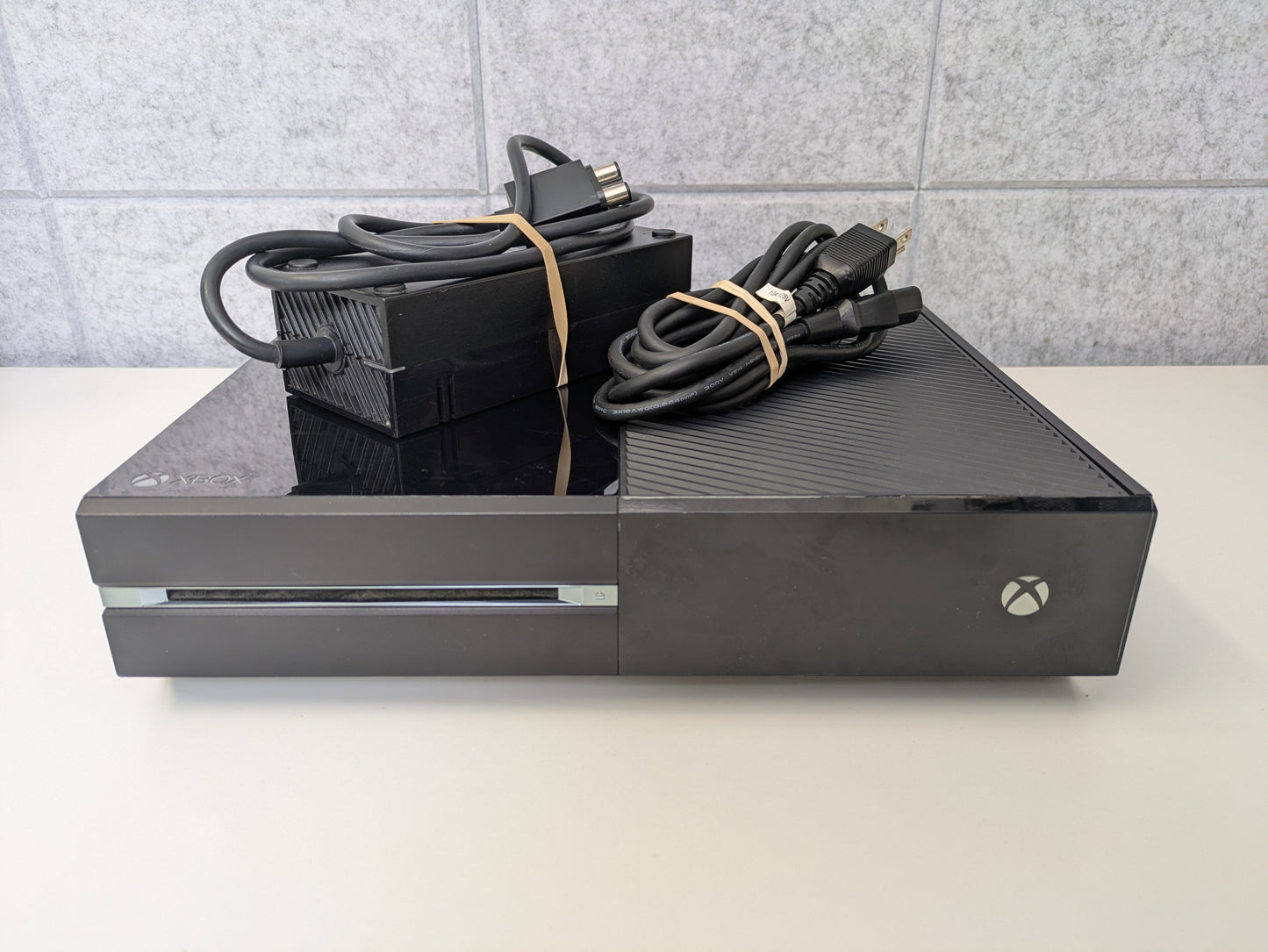 Microsoft Xbox One 500GB w/ power brick - Used