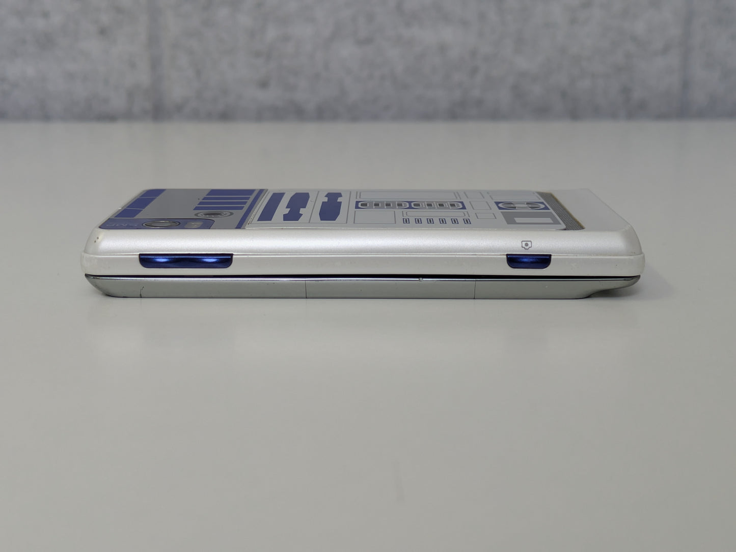 Motorola Droid 2 - 8GB - Star Wars R2-D2 30th Anniversary Limited Edition - Verizon - COMPLETE IN BOX - USED