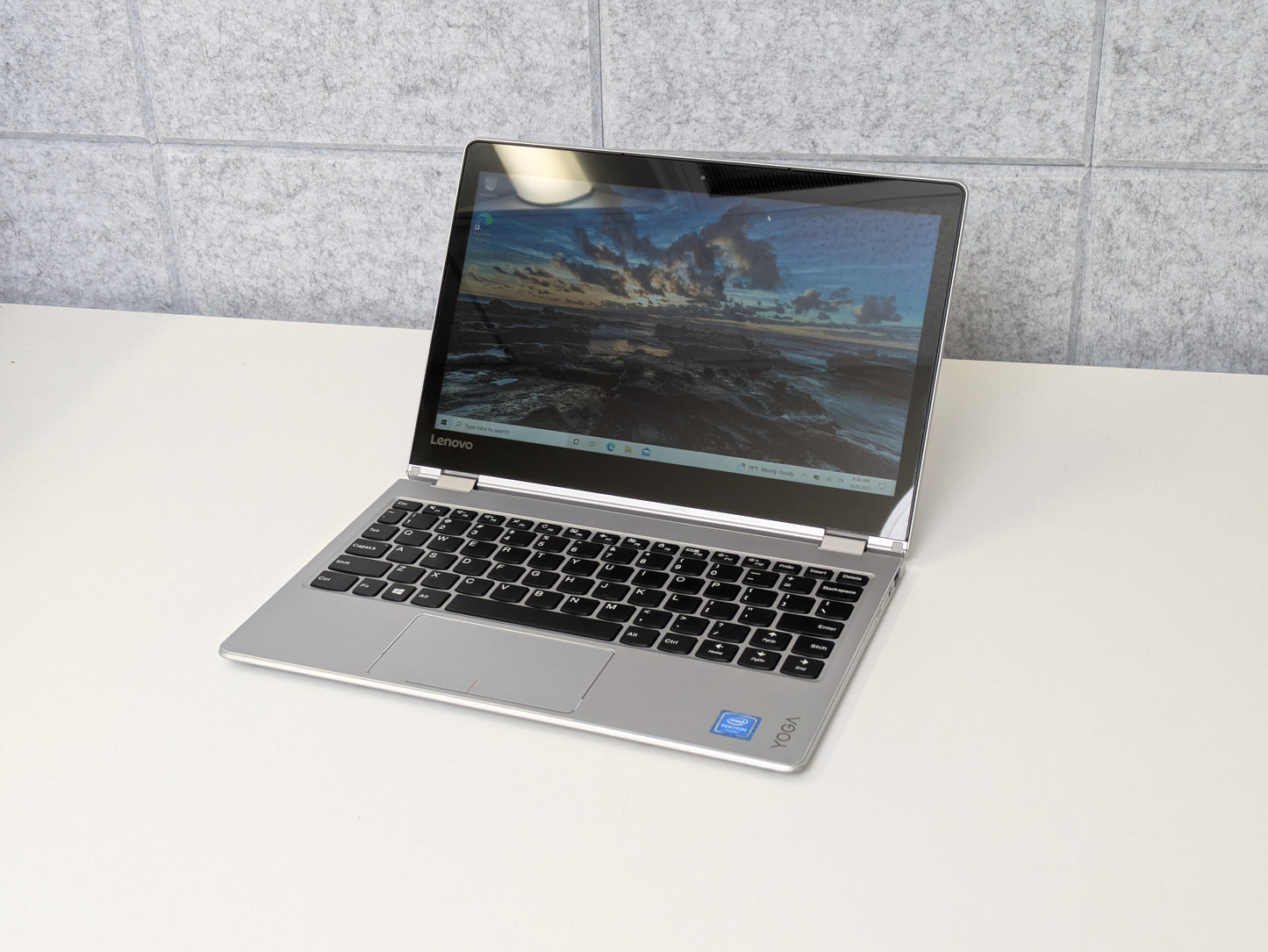 Lenovo YOGA 710-11ISK Signature Edition - Silver - 128GB SSD, 1.5GHz Intel Pentium 4405Y, 4GB RAM - USED