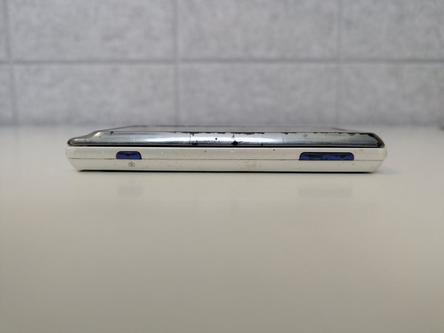 Motorola Droid 2 - 8GB - Star Wars R2-D2 30th Anniversary Limited Edition - Verizon - ISSUES READING BATTERY - AS-IS