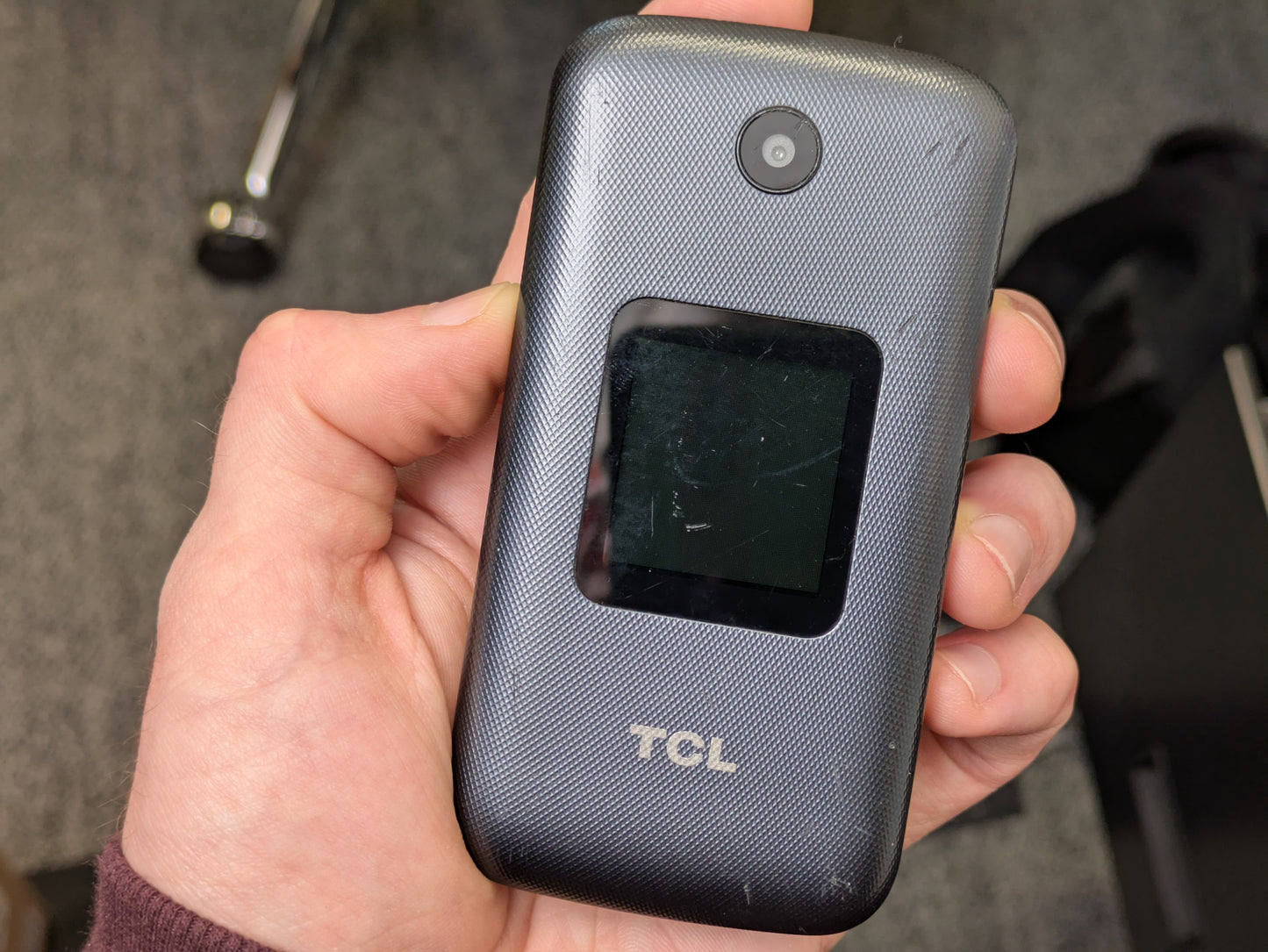 TCL Flip Pro - 4GB - Gray - Verizon - USED