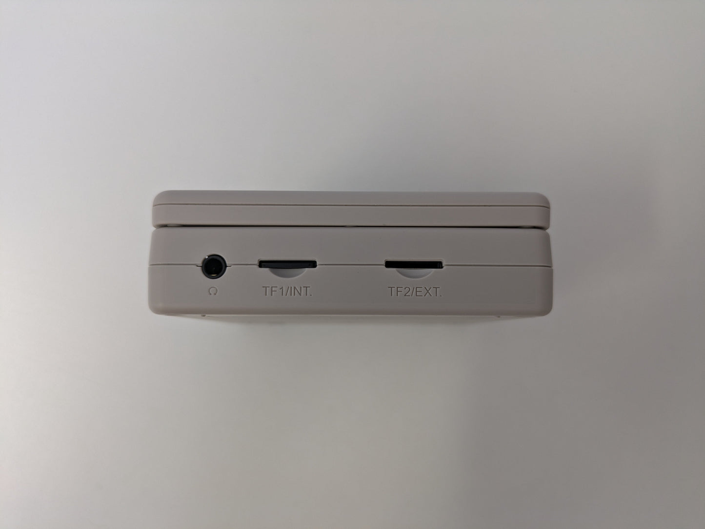 Anbernic RG35XXSP (DMG Gray) w/ 64GB microSD card - GBA SP emulator console - USED LIKE NEW