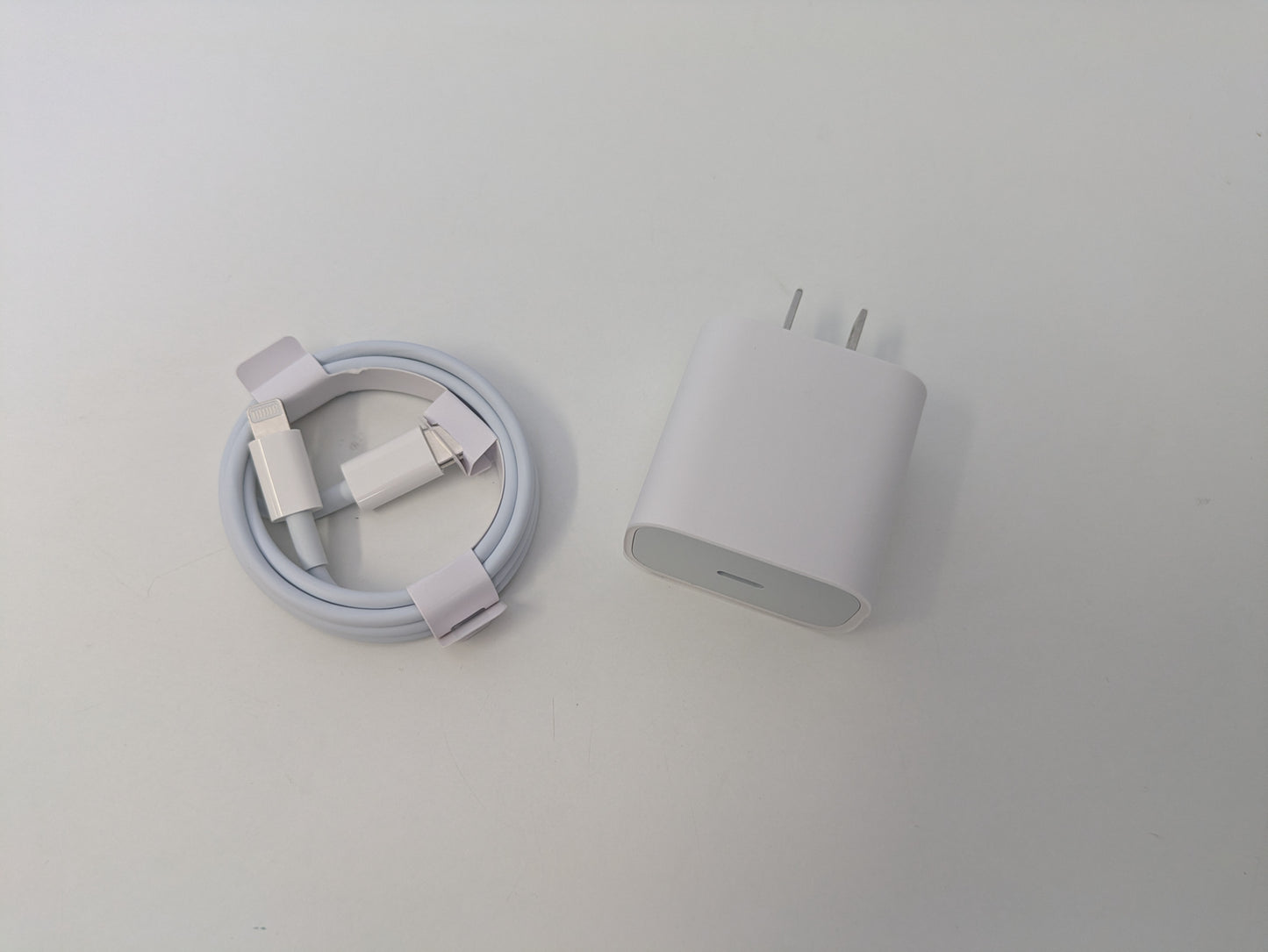 Apple iPad A2602 (9th Generation) - 64GB - Silver - WIFI ONLY - USED