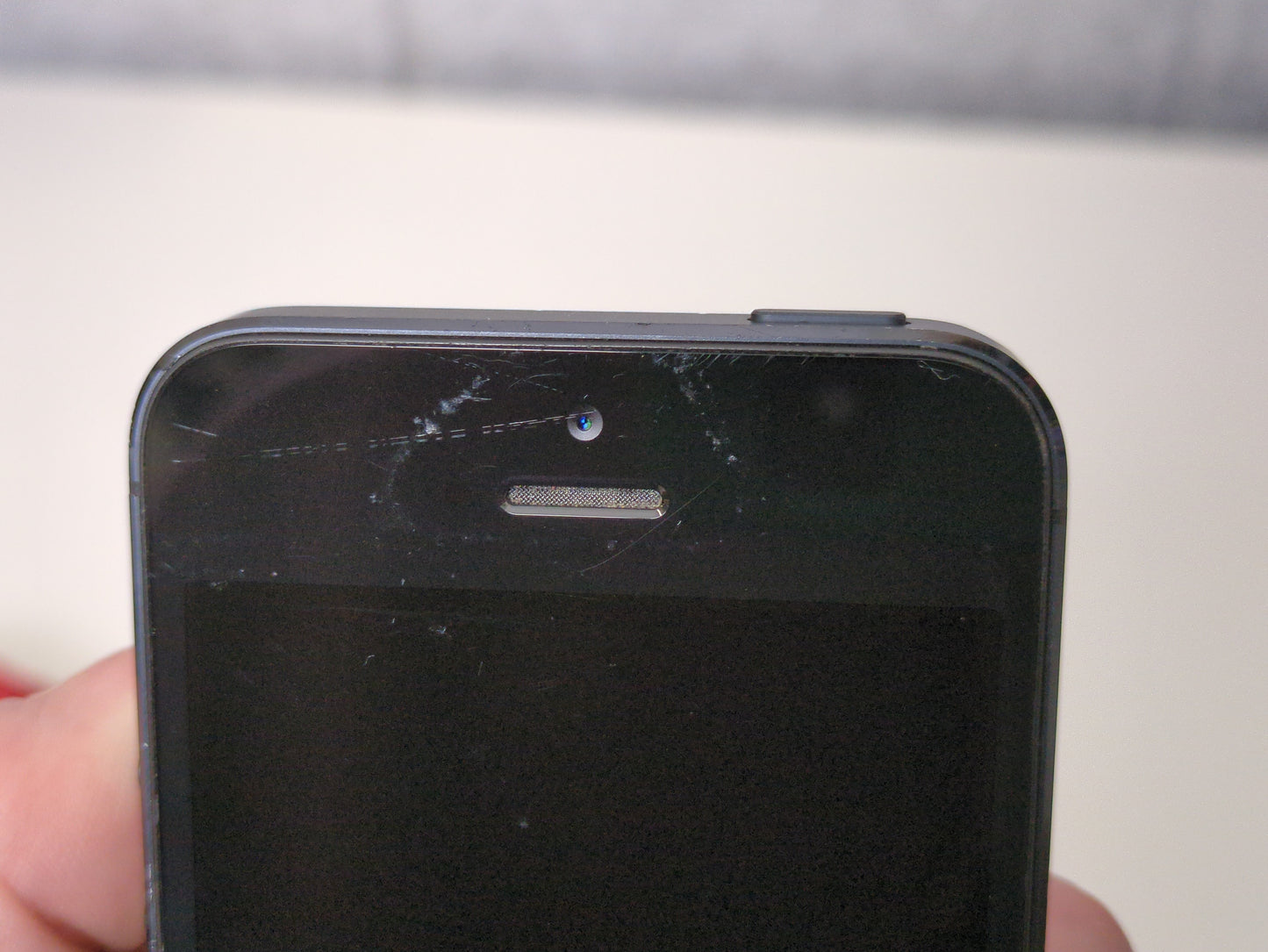 iPhone 5 A1428 (Network Locked to AT&T) - 16GB - Slate Black - USED