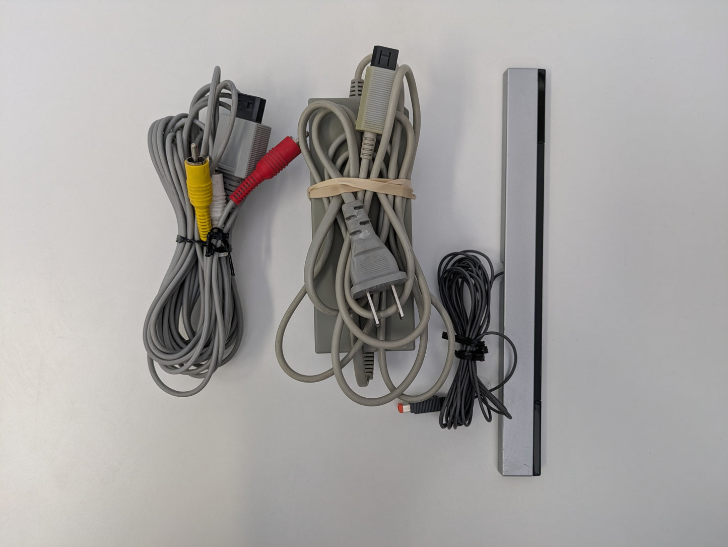 Nintendo Wii White Console (RVL-001) - COMPLETE - GameStop Refurbished - Used