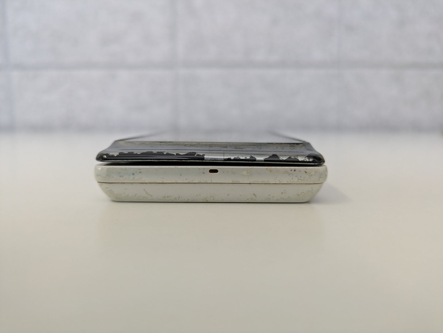 Motorola Droid 2 - 8GB - Star Wars R2-D2 30th Anniversary Limited Edition - Verizon - ISSUES READING BATTERY - AS-IS
