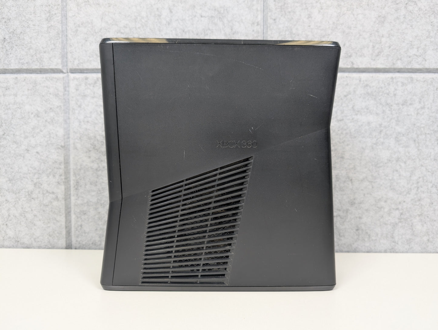 Microsoft Xbox 360 S - Black - 250GB - USED
