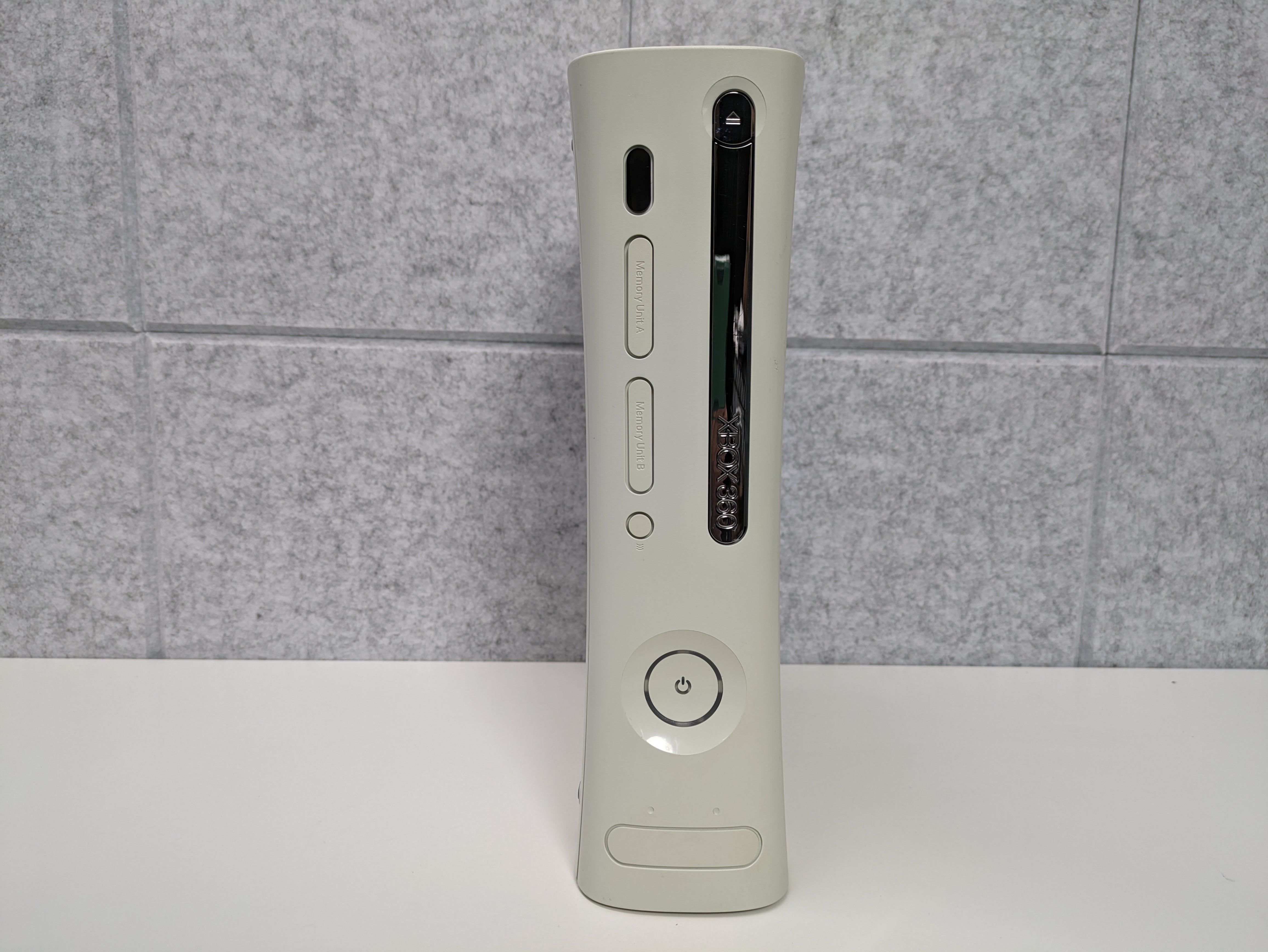 Microsoft 60GB Xbox 360 Console w/ Controller & Cords - USED (GG54)
