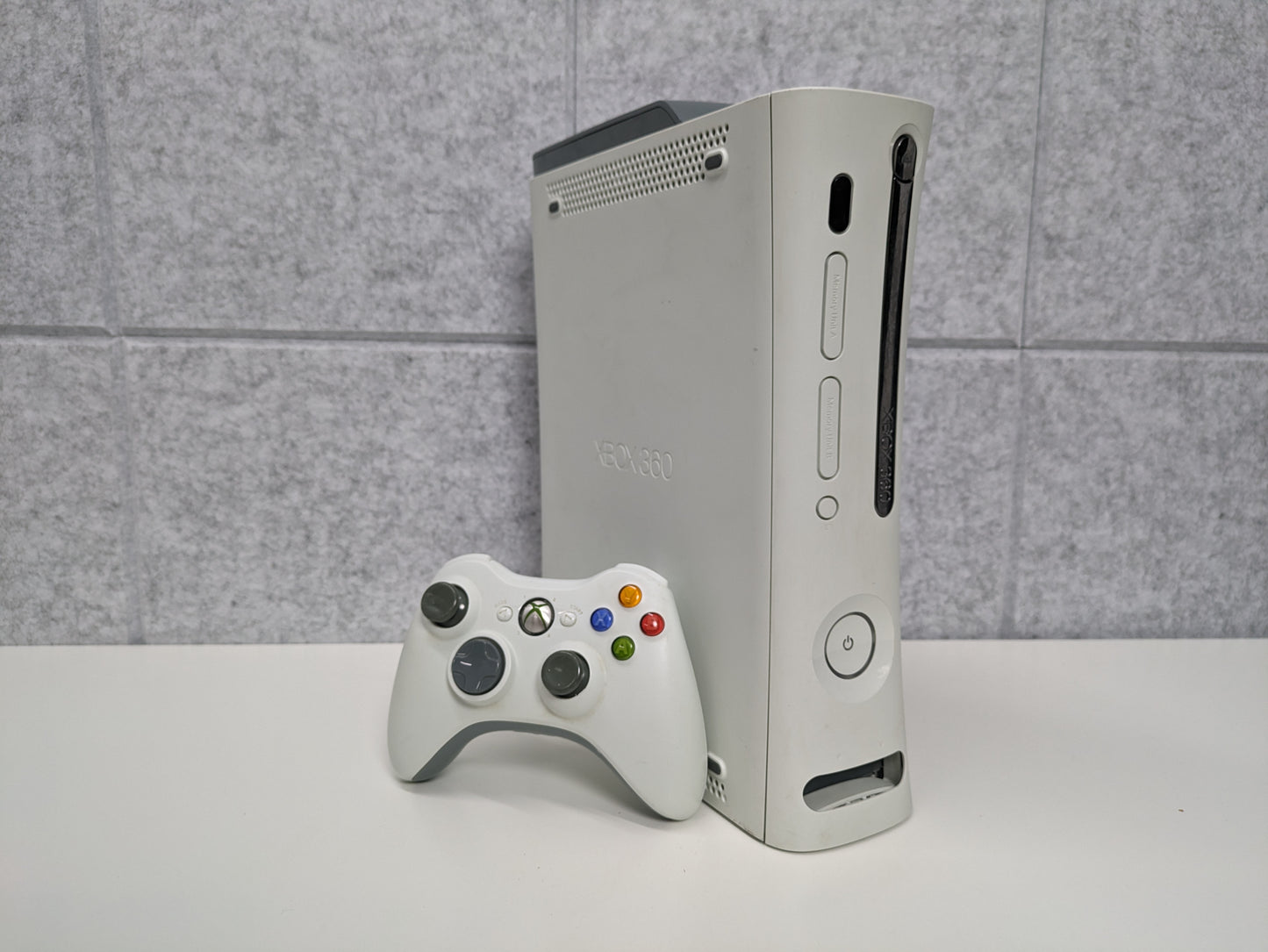 Microsoft 60GB Xbox 360 Falcon Console w/ Controller & Cords - USED (GG44)