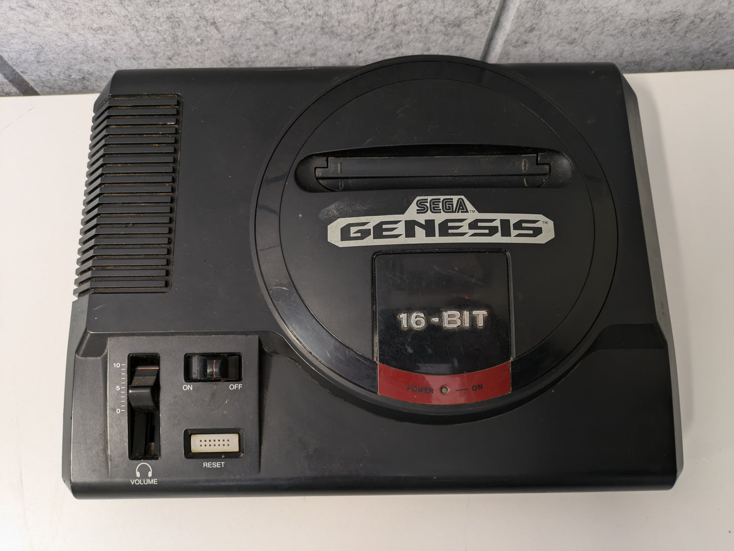 Sega Genesis Console ONLY - AS-IS (HMH 101)