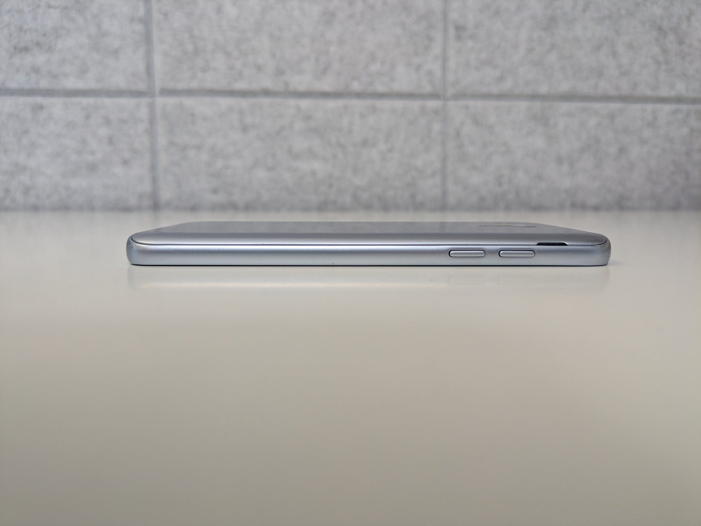 Samsung Galaxy J3 - 16GB - Silver - Verizon - USED