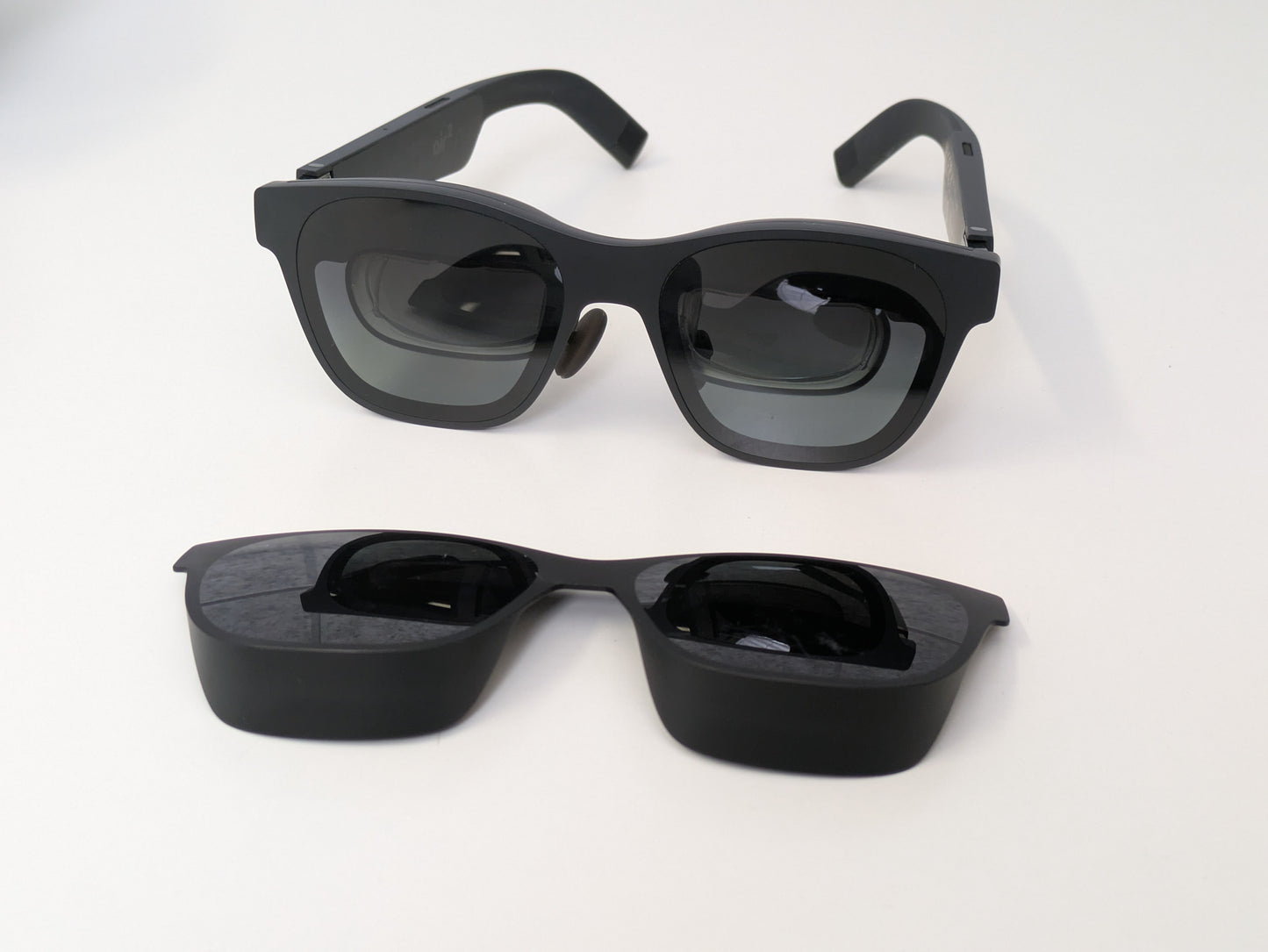 XREAL Air 2 Pro Smart Display Glasses w/ XREAL Beam Pro X4000 (White, 128GB, Unlocked) - USED