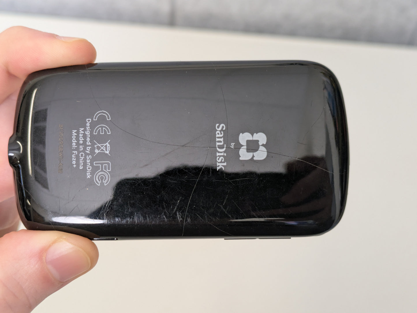 Sandisk Sansa Fuze+ MP3 / Media Player - Black - USED