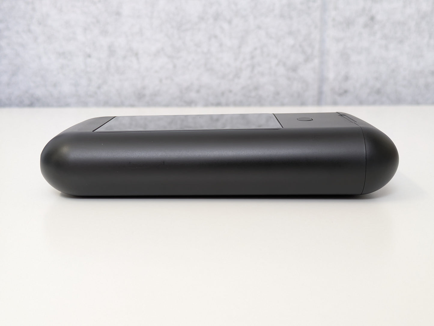 SE-two Battery Bank Smartphone Accessory w/ Built-In Wireless Earbuds - USED