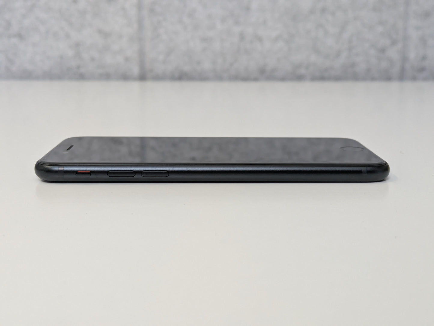 Apple iPhone SE (3rd gen.) - 64GB - Midnight - Unlocked - USED