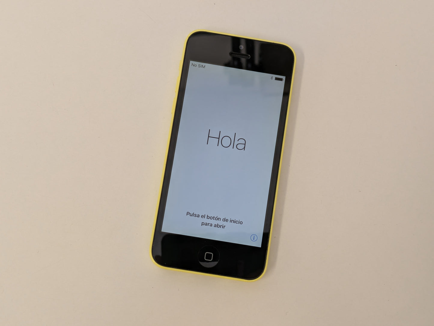 Apple iPhone 5C - 16GB - Yellow - AT&T - USED