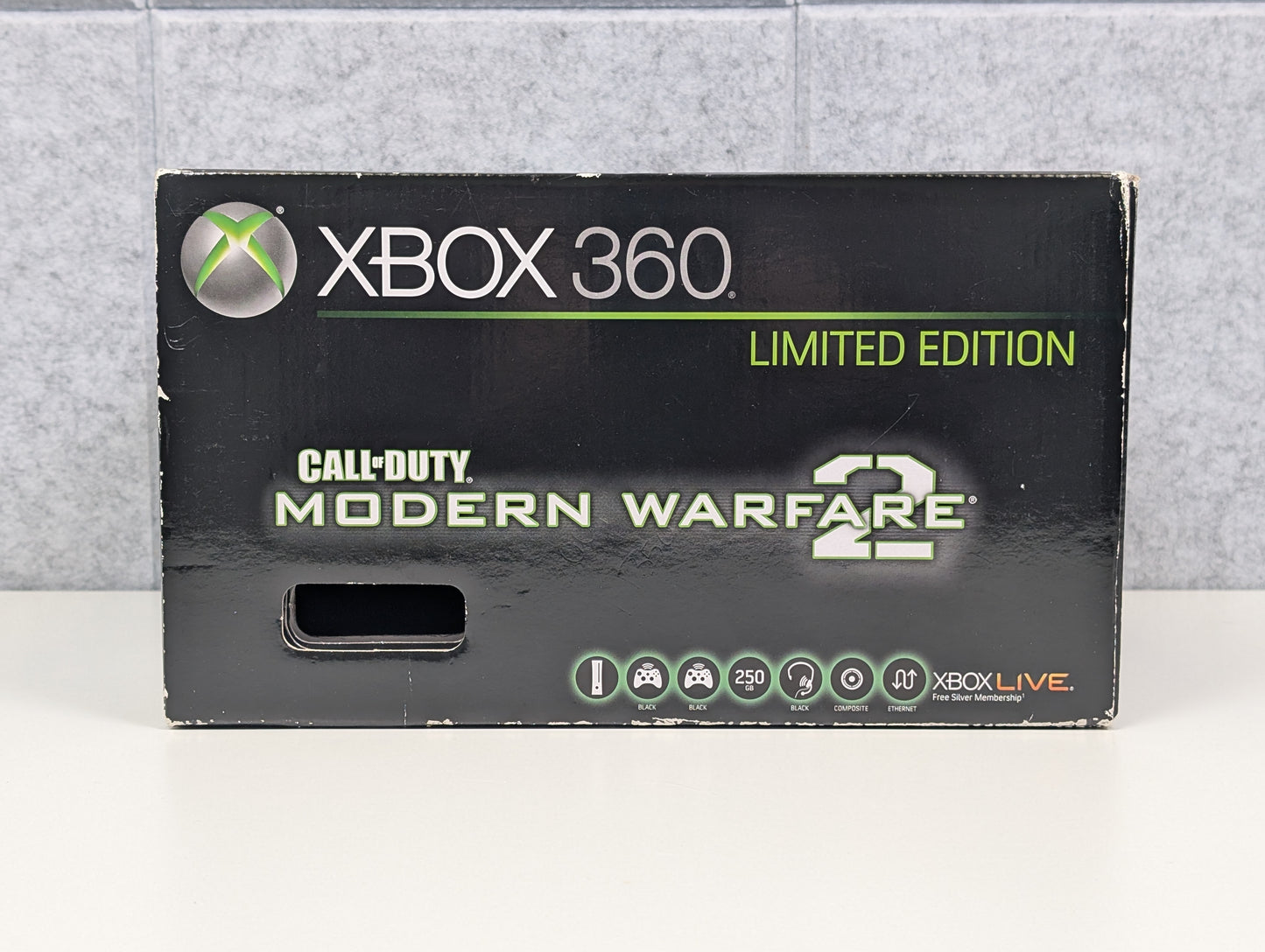 Microsoft Xbox 360 IN BOX - 250GB - Call of Duty: Modern Warfare 2 Ltd. Ed. - USED