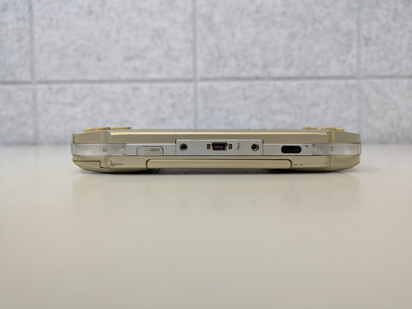 Japanese Sony PlayStation Portable PSP 1000 (Champagne Gold) MODDED w/ 6.61 PRO-C CFW - CONSOLE ONLY - DOES NOT READ UMDs - Used