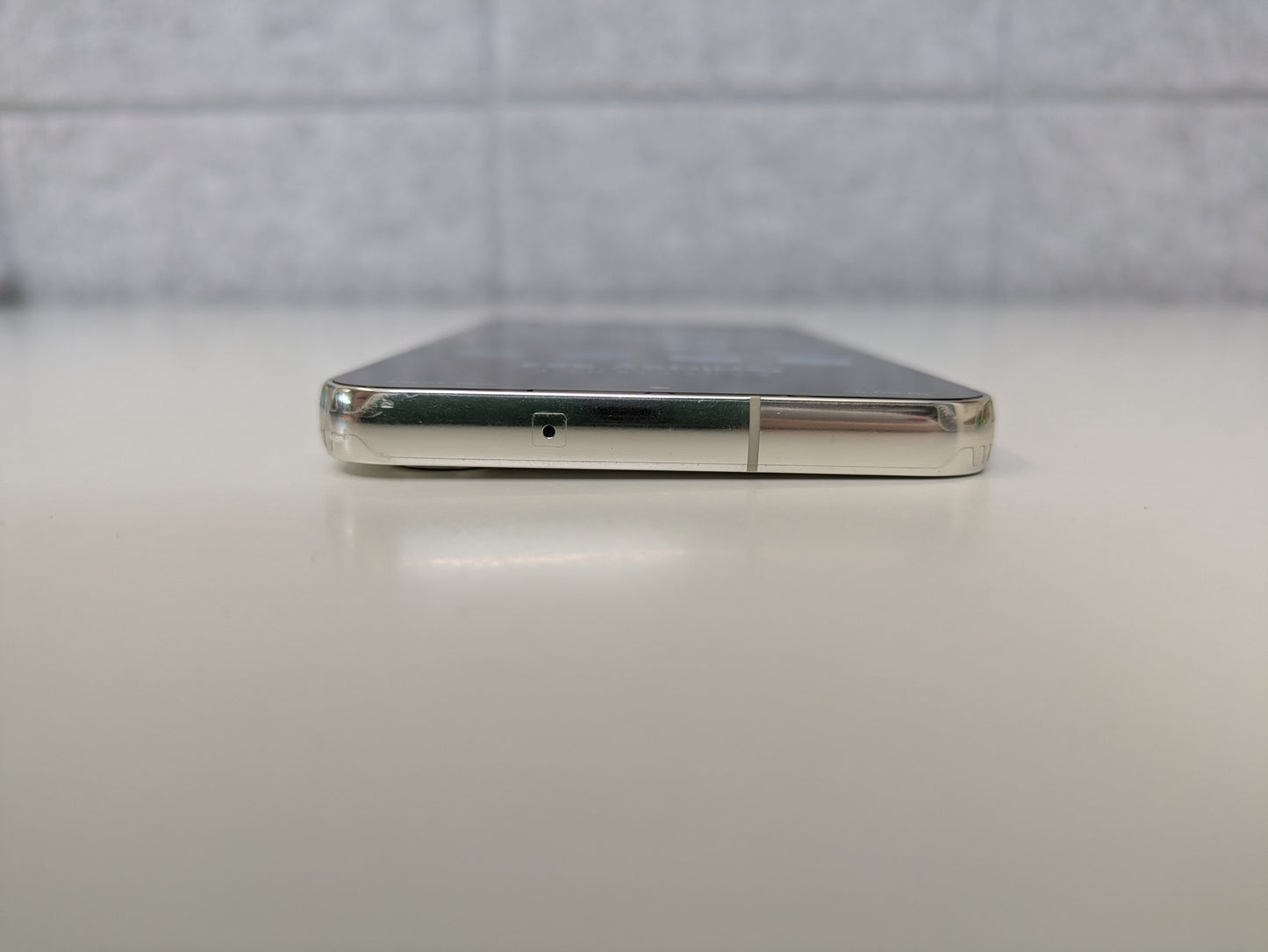 Samsung Galaxy S23 - 128GB - Cream - Live Demo Unit - WiFi Issues - USED