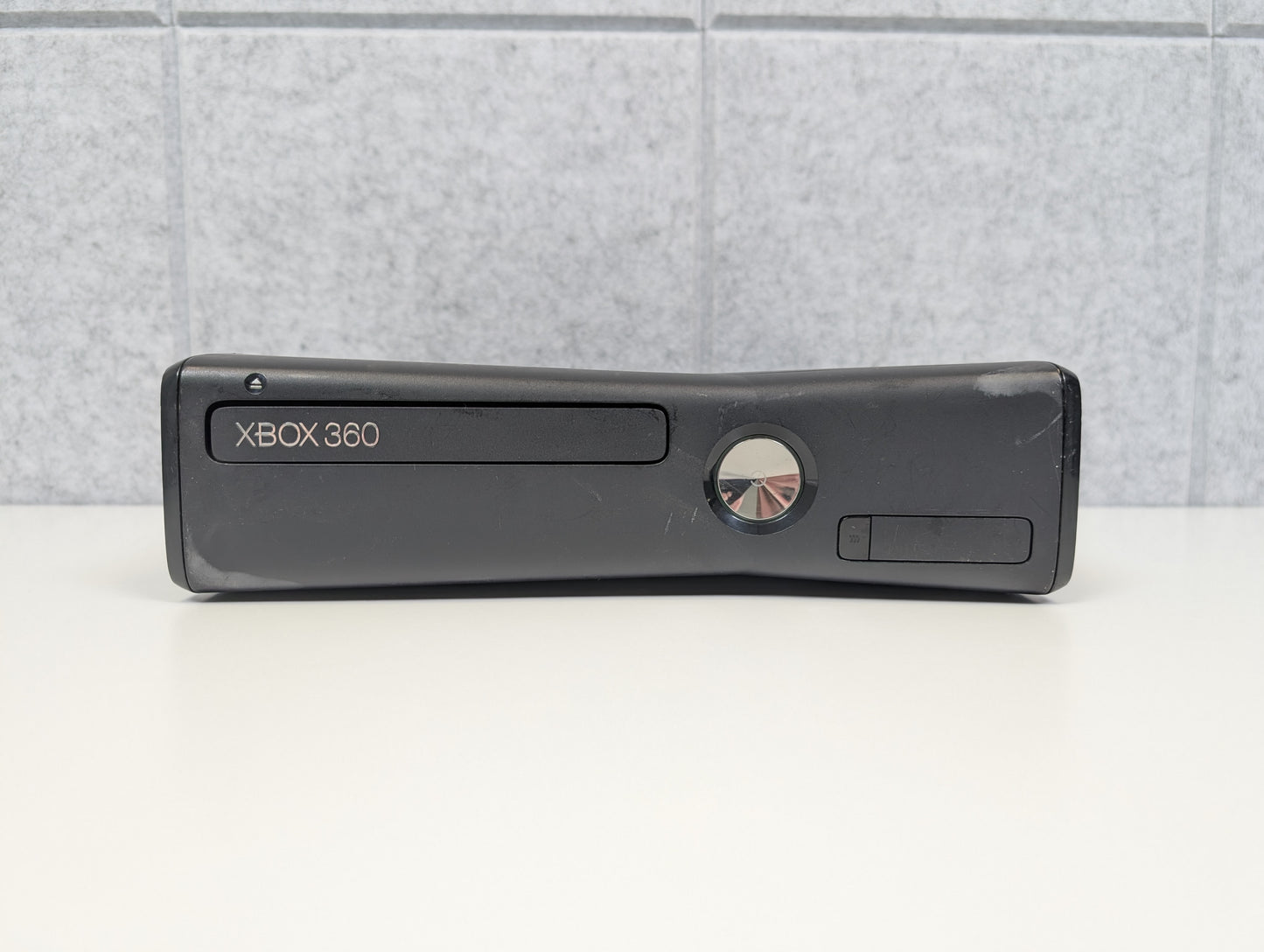 Microsoft Xbox 360 S - Black - 250GB - USED