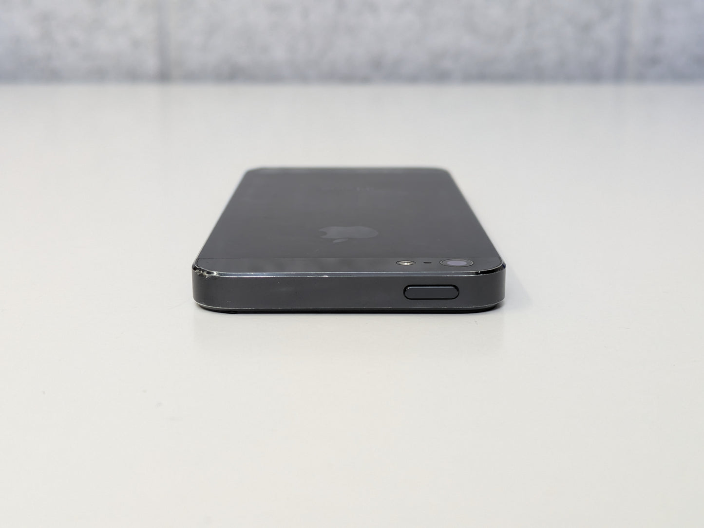 iPhone 5 A1428 (Network Locked to AT&T) - 16GB - Slate Black - AS-IS