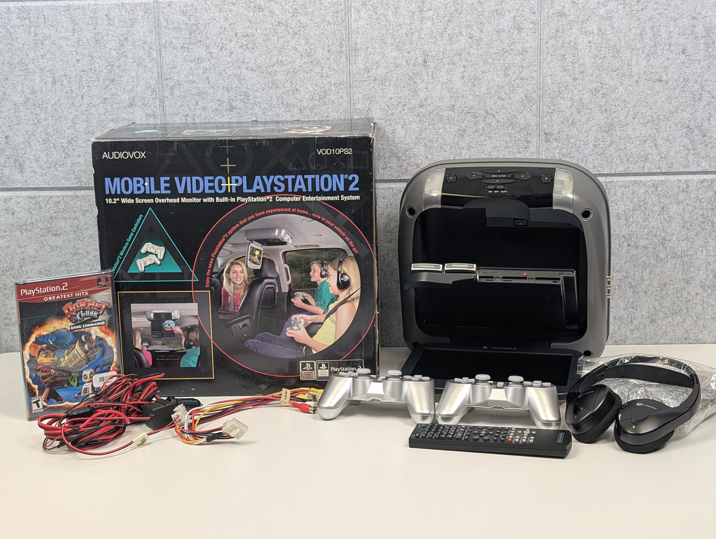 AudioVox Mobile Video+PlayStation 2 Overhead Car Entertainment System - USED