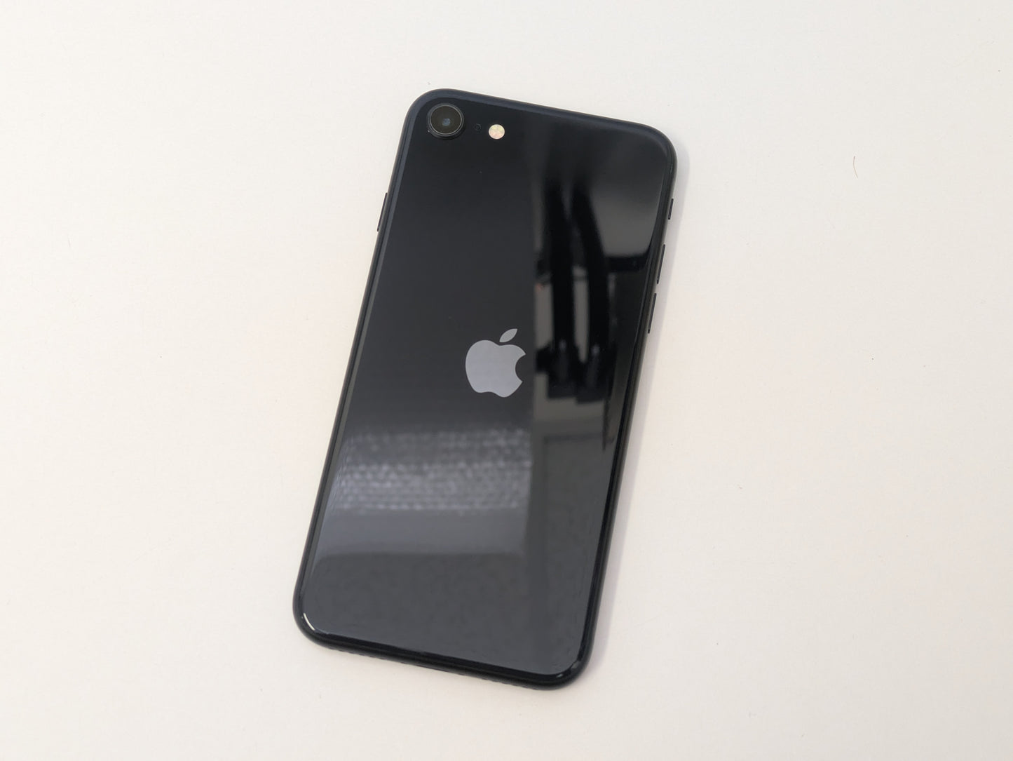 Apple iPhone SE (3rd gen.) - 64GB - Midnight - Unlocked - USED