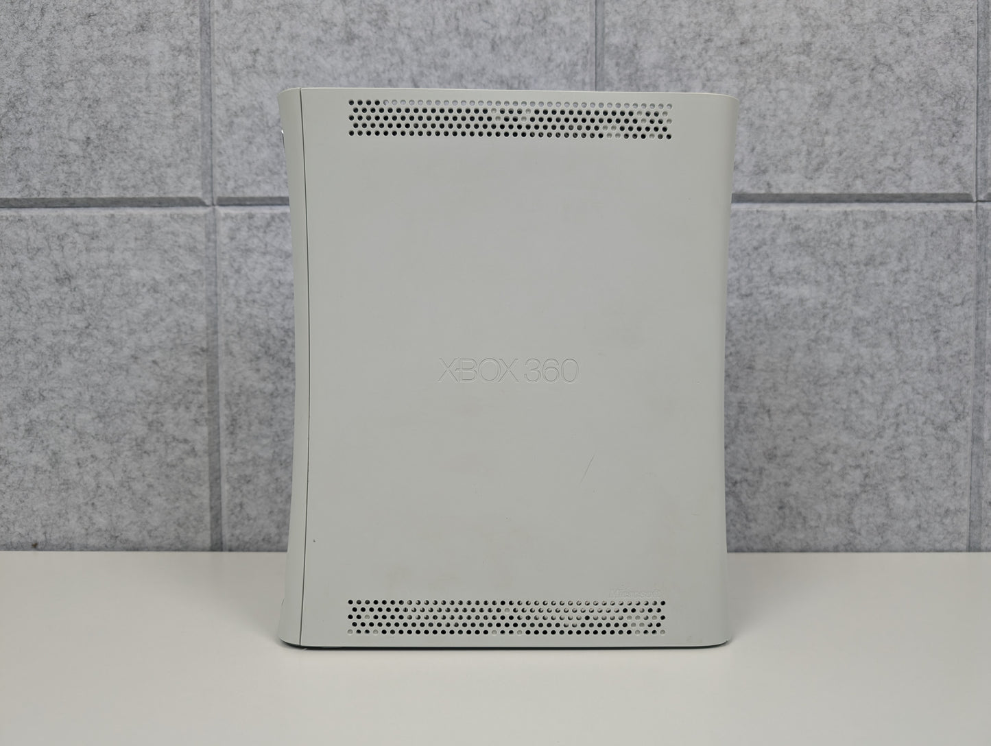 Microsoft Xbox 360 (BLADES DASH 2.0.6717.0, Xenon) - White - NO HARD DRIVE - USED