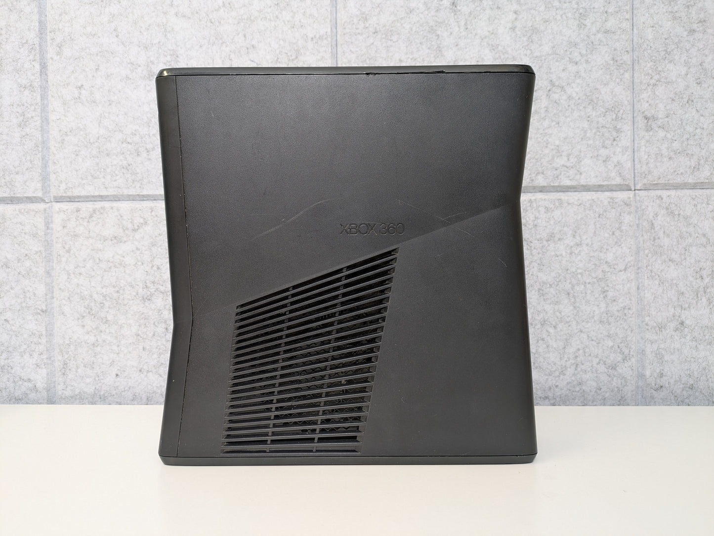 Microsoft Xbox 360 S (Console Only) - Black - 4GB - AS-IS