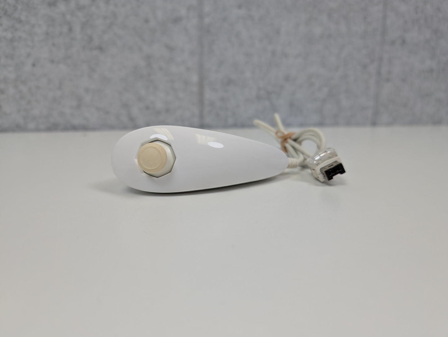Nintendo Wii w/ accessories - White - USED
