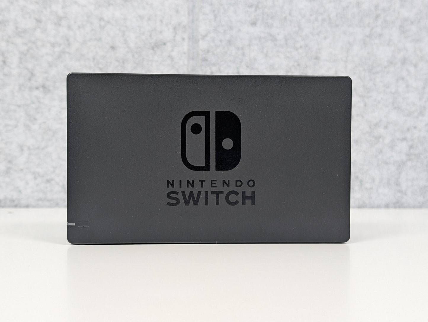 UNPATCHED Nintendo Switch v1 w/ accessories - Blue/Red - AS-IS