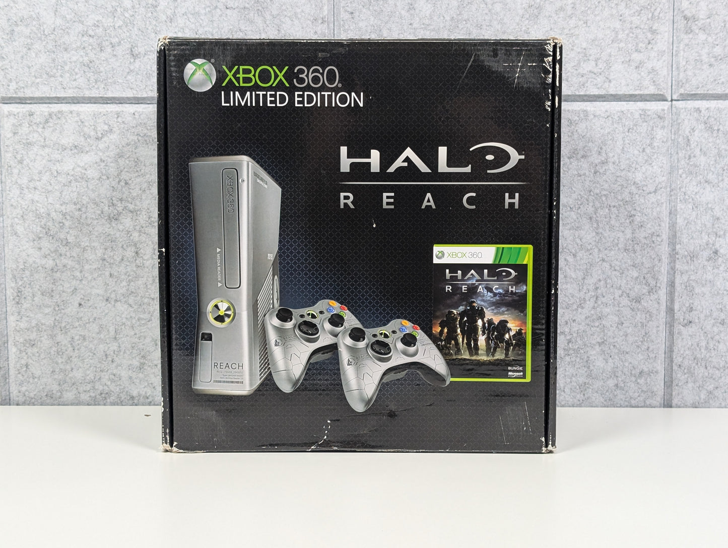 Microsoft Xbox 360 S IN BOX - 250GB - Halo Reach Ltd. Ed. - USED