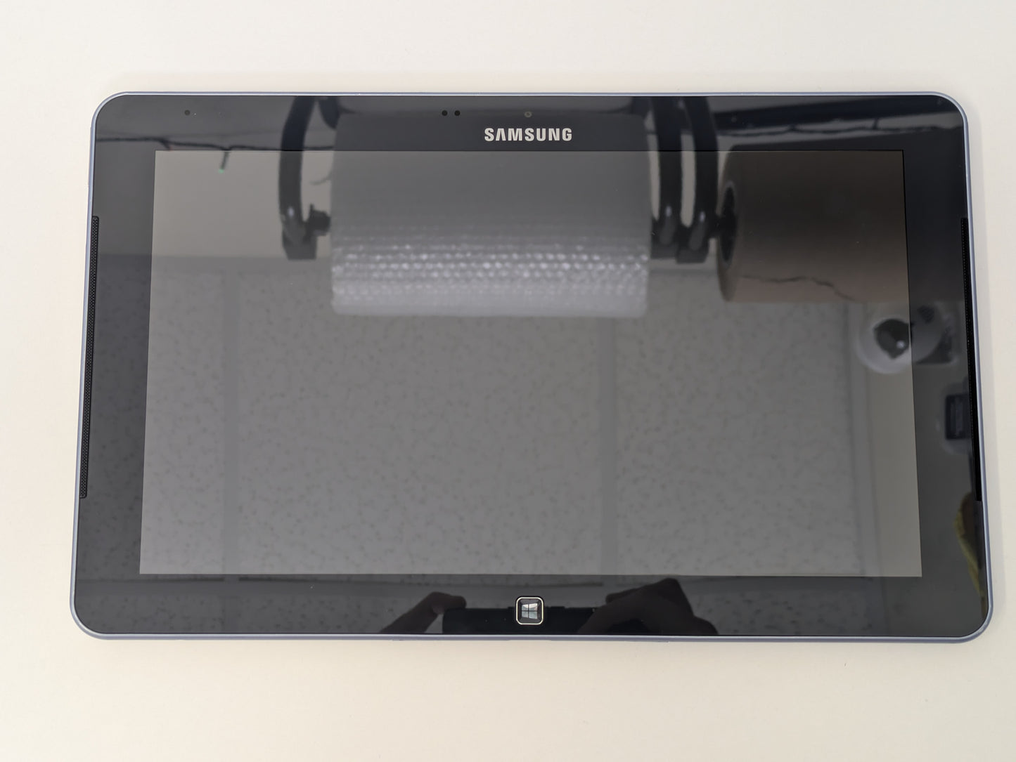 Samsung ATIV 500T Windows 8 Tablet PC - 64GB SSD - Tablet and Charger ONLY - USED