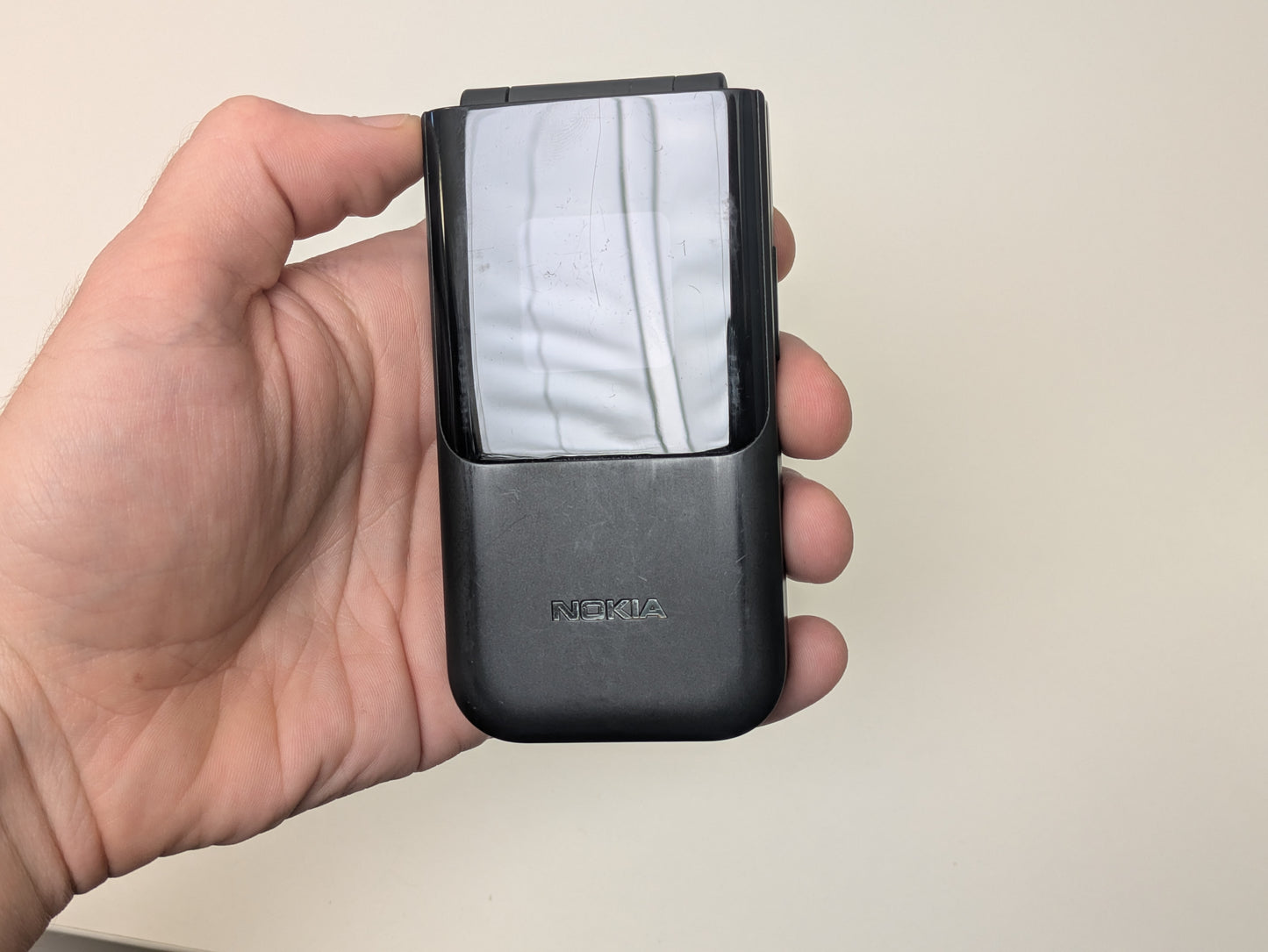 Nokia 2720 V Flip - 4GB - Gray - Verizon - USED