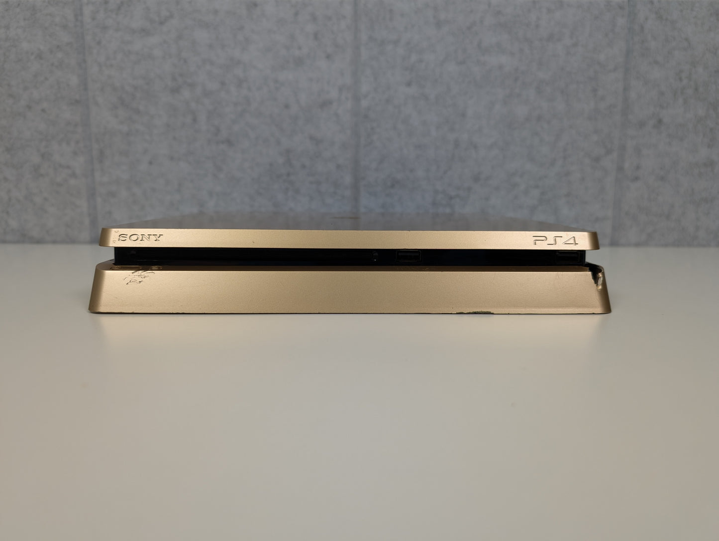Sony PlayStation 4 Slim w/ accessories - 1TB - Gold - USED