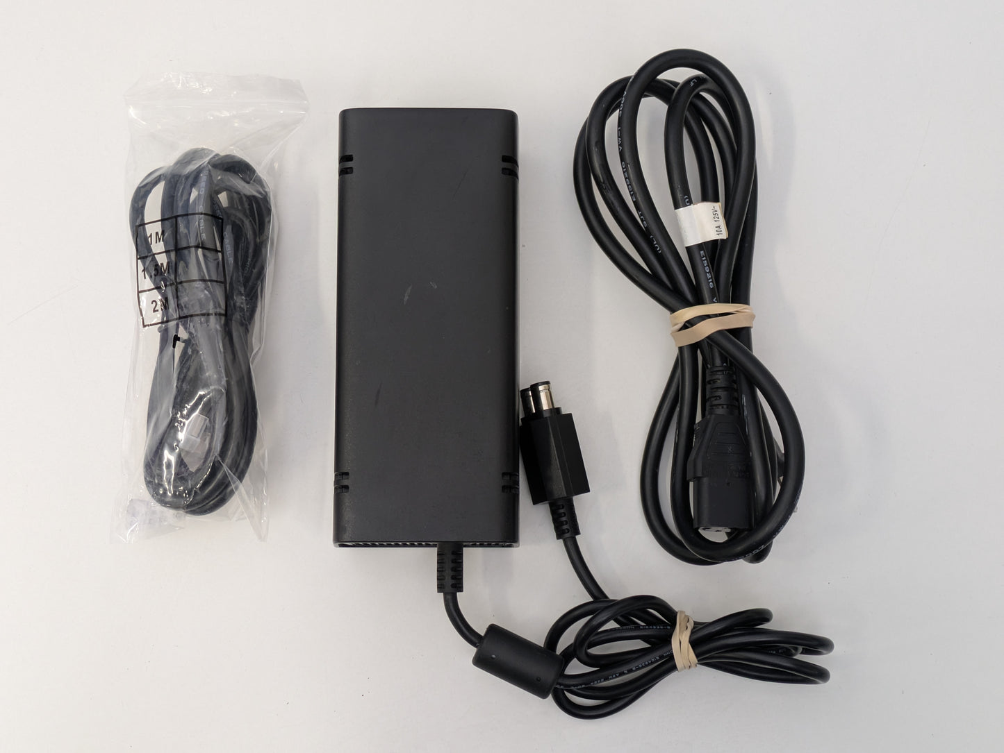 Microsoft Xbox 360 S (w/ accessories) - Black - 4GB - USED