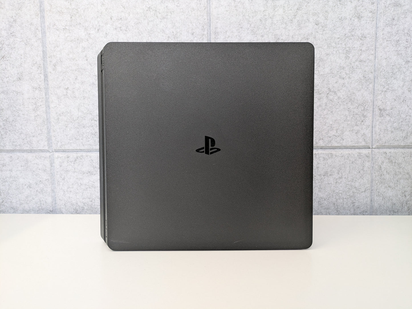 Sony PlayStation 4 PS4 Slim - 1TB - Console & Accessories - USED