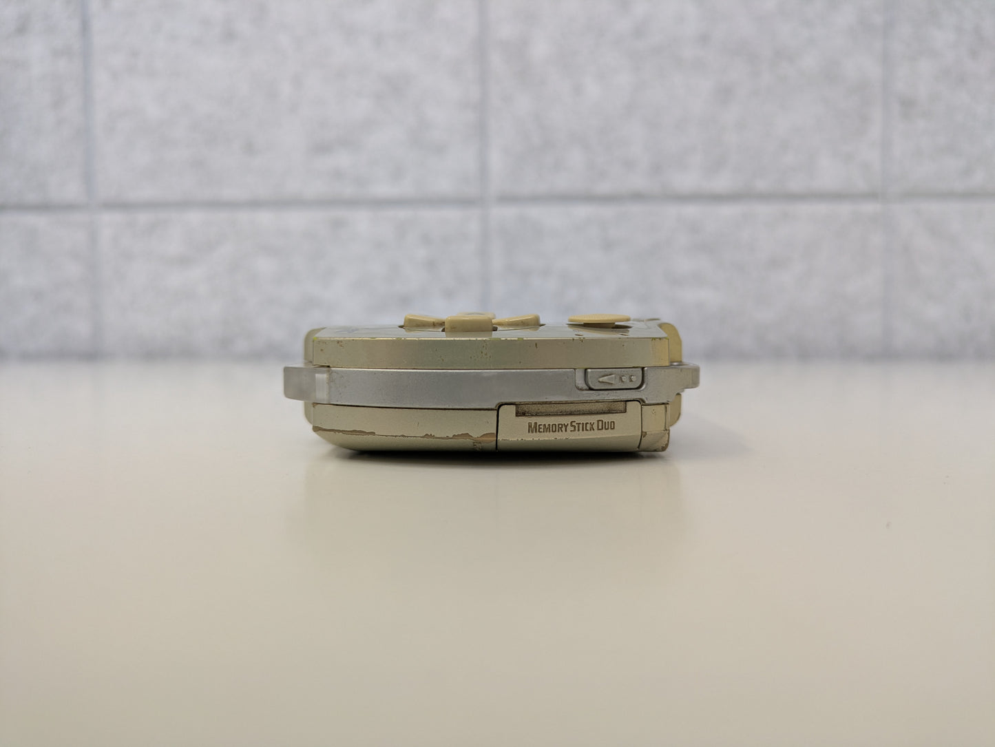 Japanese Sony PlayStation Portable PSP 1000 (Champagne Gold) MODDED w/ 6.61 PRO-C CFW - CONSOLE ONLY - DOES NOT READ UMDs - Used