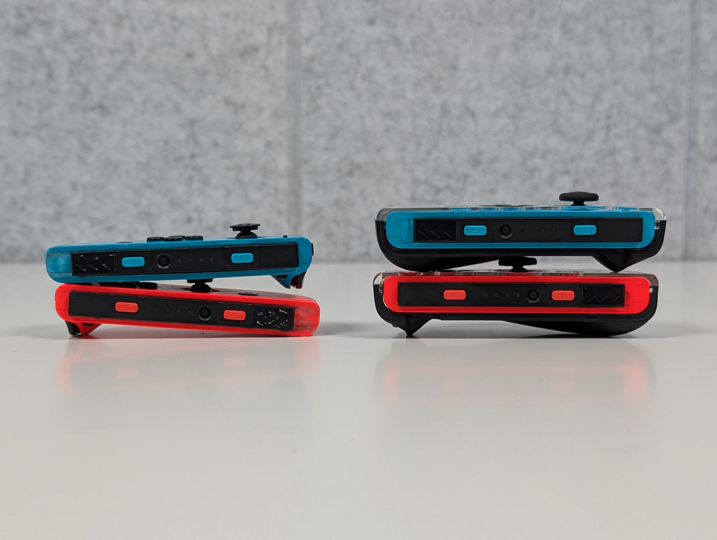 UNPATCHED Nintendo Switch v1 w/ accessories - Blue/Red - AS-IS