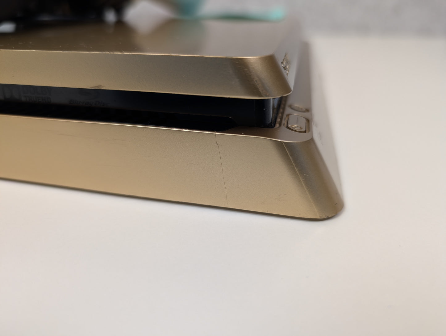 Sony PlayStation 4 Slim w/ accessories - 1TB - Gold - USED