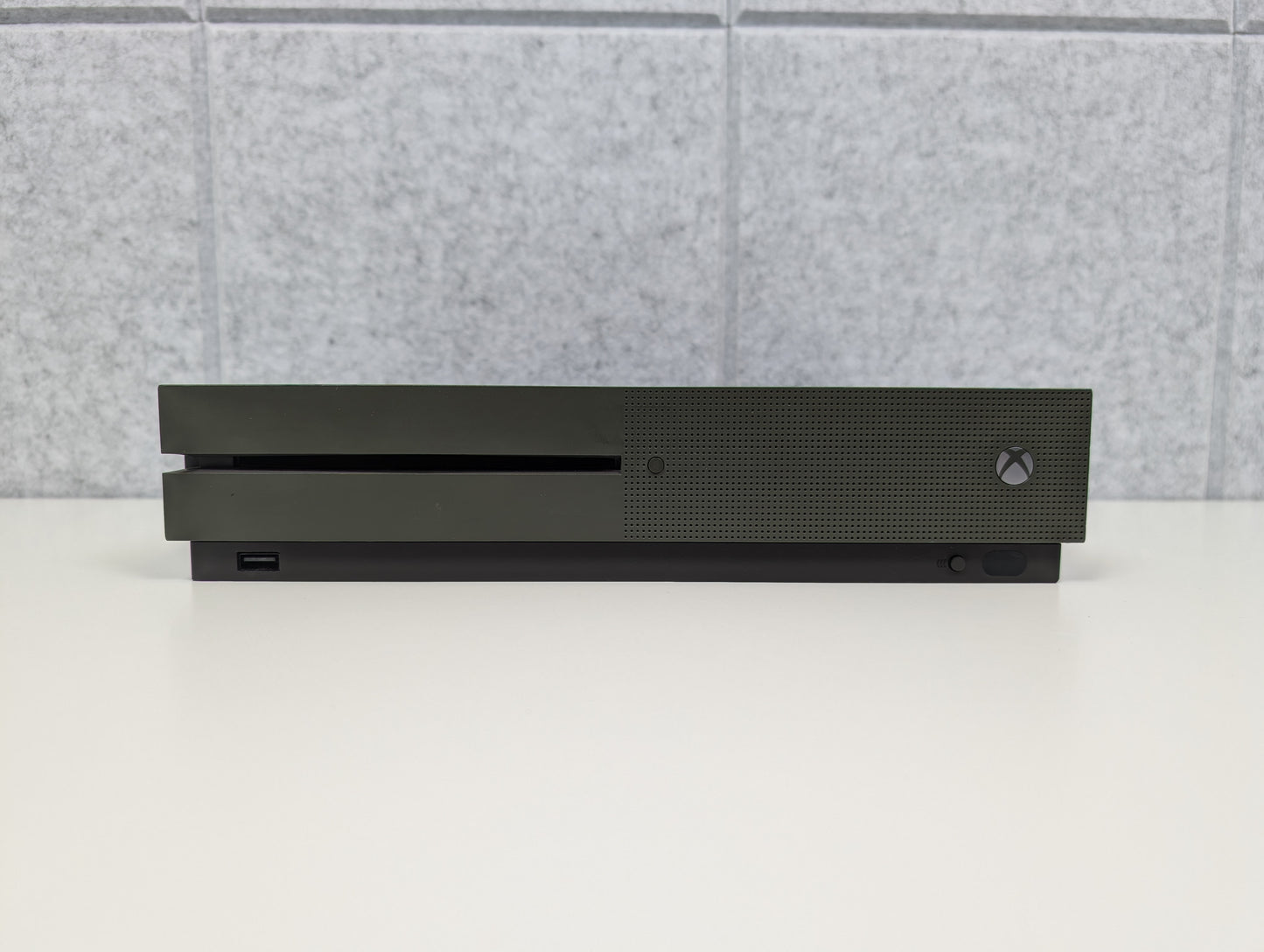 Microsoft Xbox One S - Green - 1TB - USED