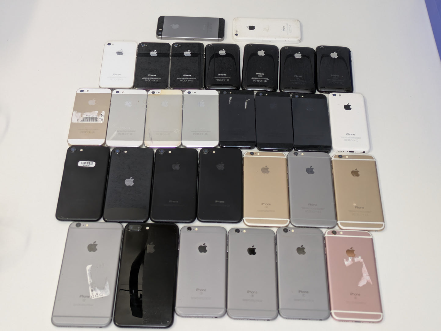 iPhone Lot of 28+ - Various Models from 3G through SE 2022 *READ DESC* AS-IS FOR PARTS/REPAIR