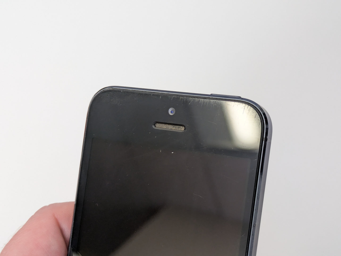 iPhone 5 A1428 (Network Locked to AT&T) - 16GB - Slate Black - AS-IS