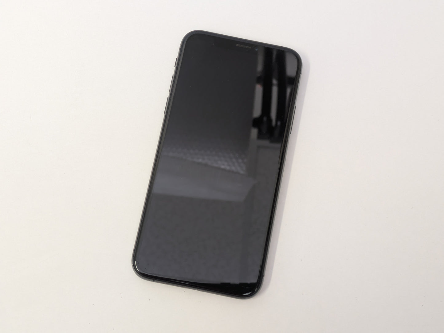 Apple iPhone XS - 64GB - Space Gray - Unlocked - USED