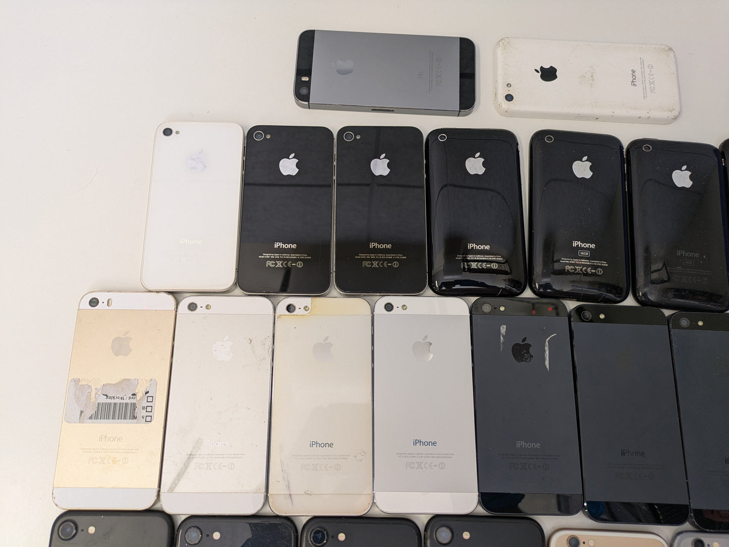 iPhone Lot of 28+ - Various Models from 3G through SE 2022 *READ DESC* AS-IS FOR PARTS/REPAIR